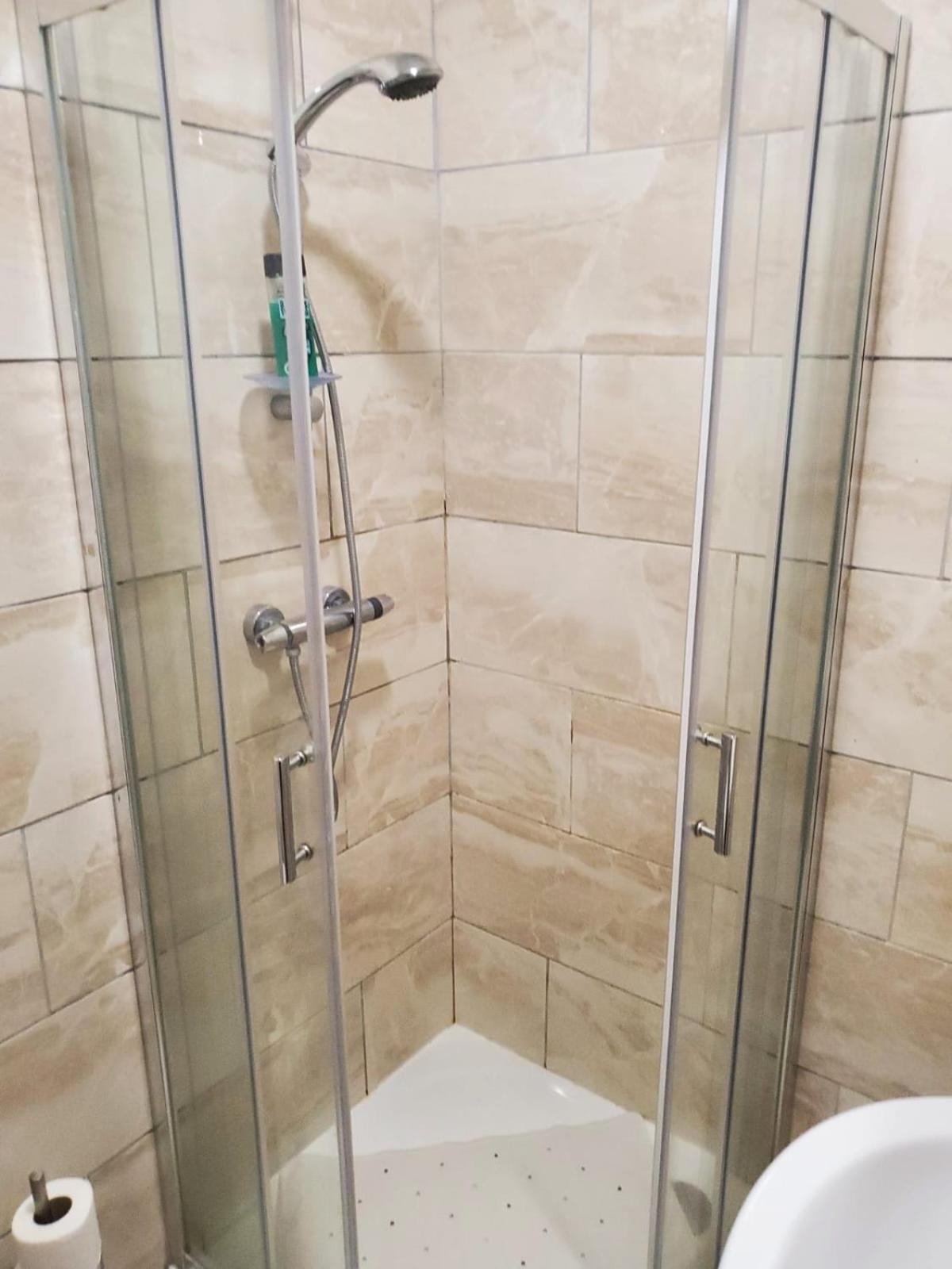 En Suite Bedrooms, Heaton, Newcastle Номер фото